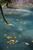 Flotando en azul