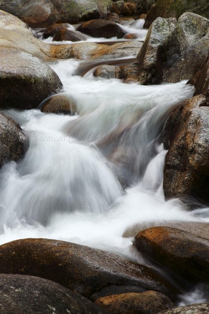 Agua y granito en el Jerte