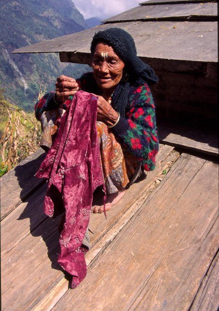 Cosiendo, Nepal