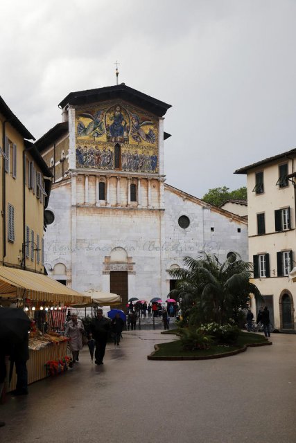 En Pistoia bajo la lluvia