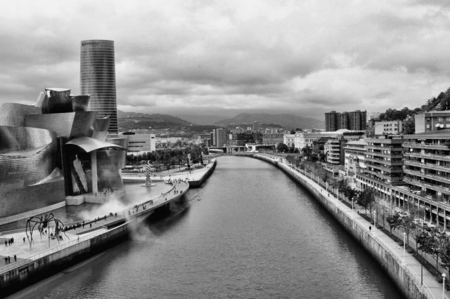 Ría de Bilbao y Museo Guggenheim