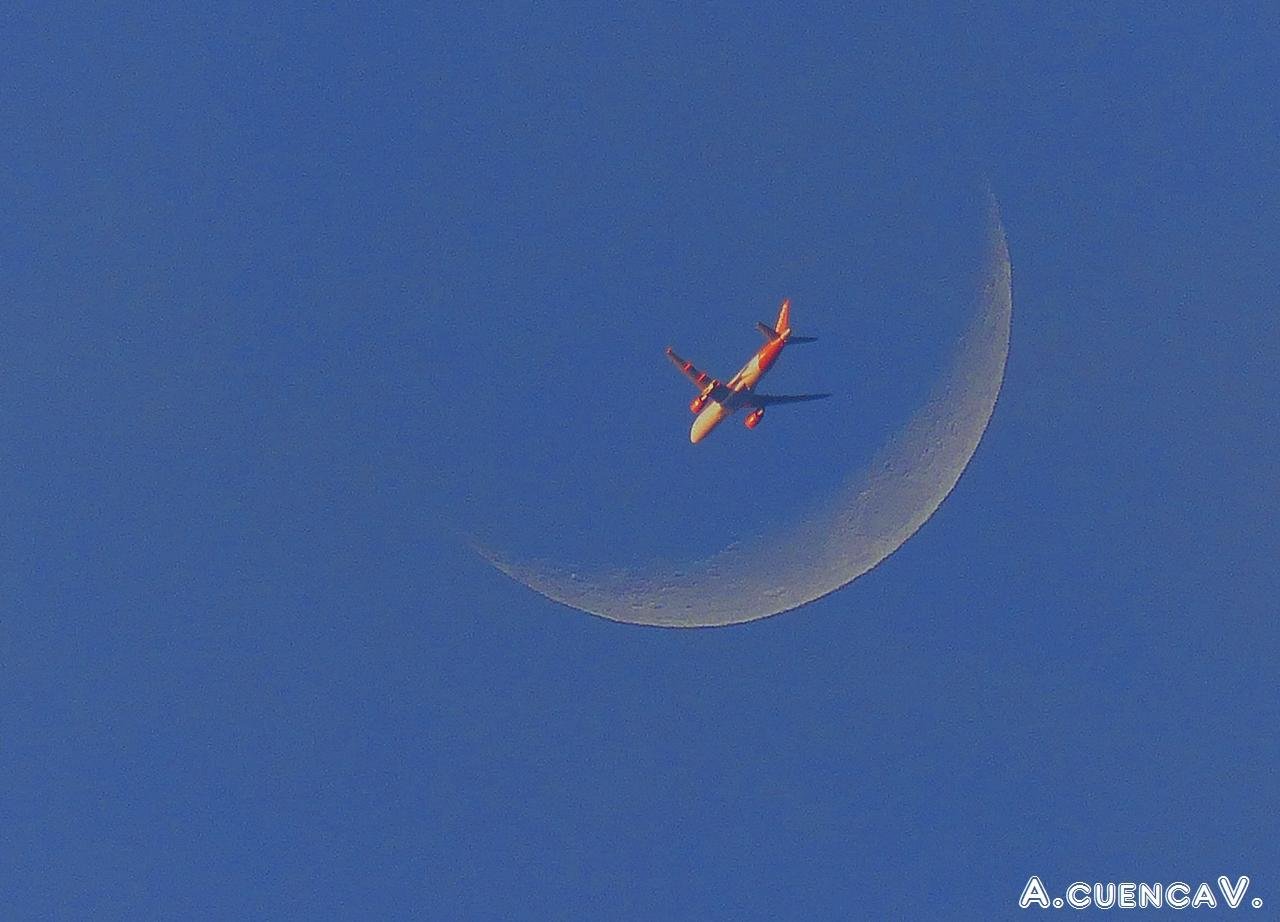 luna, como siempre. (Antonio Cuenca. vaya) luna, como siempre. (Antonio Cuenca. vaya)