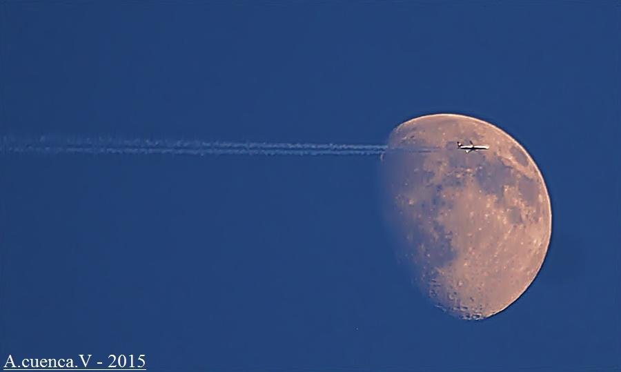 rondando la Luna. (Antonio Cuenca. vaya) rondando la Luna. (Antonio Cuenca. vaya)